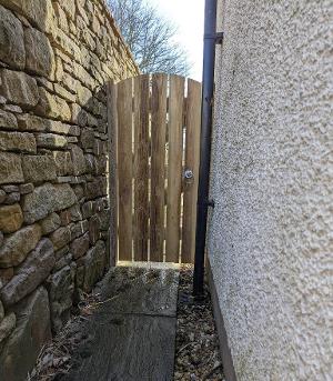 Alleyway gate